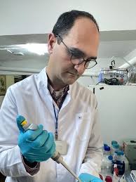 Üçyıldız Biyoteknoloji laboratuvarında araştırma çalışması